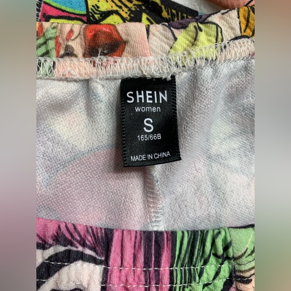 ๐5/$20๐ Shein Pop Art Comic Print Dolphin Shorts #1 - Picture 5 of 5